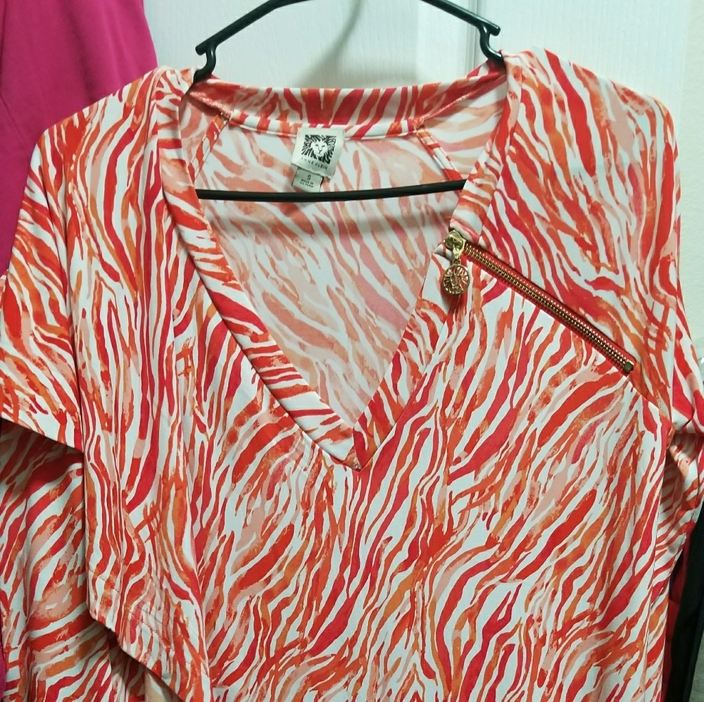 Top - Picture 2 of 3